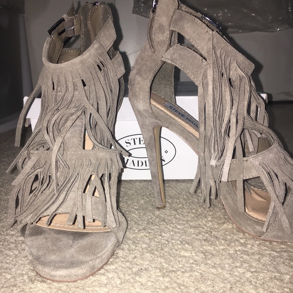 🛍Steve Madden Tassel Suede heels - Picture 2 of 3
